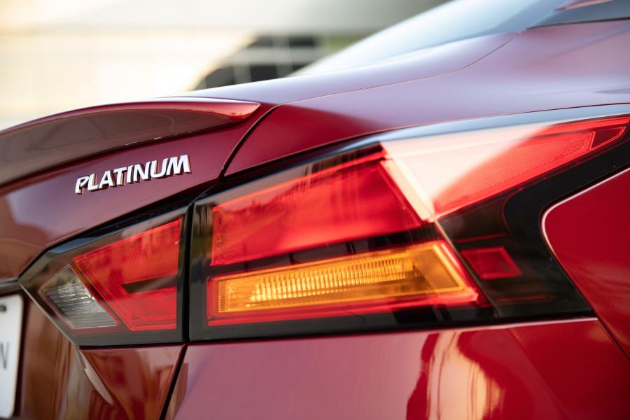 Детали экстерьера Nissan Altima Platinum Edition ONE 2018 года  (фото 7 из 25)